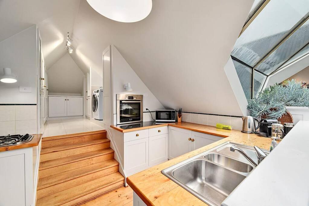 Blackwood Tree Cottage - Heritage Listed Property - Evandale! Экстерьер фото