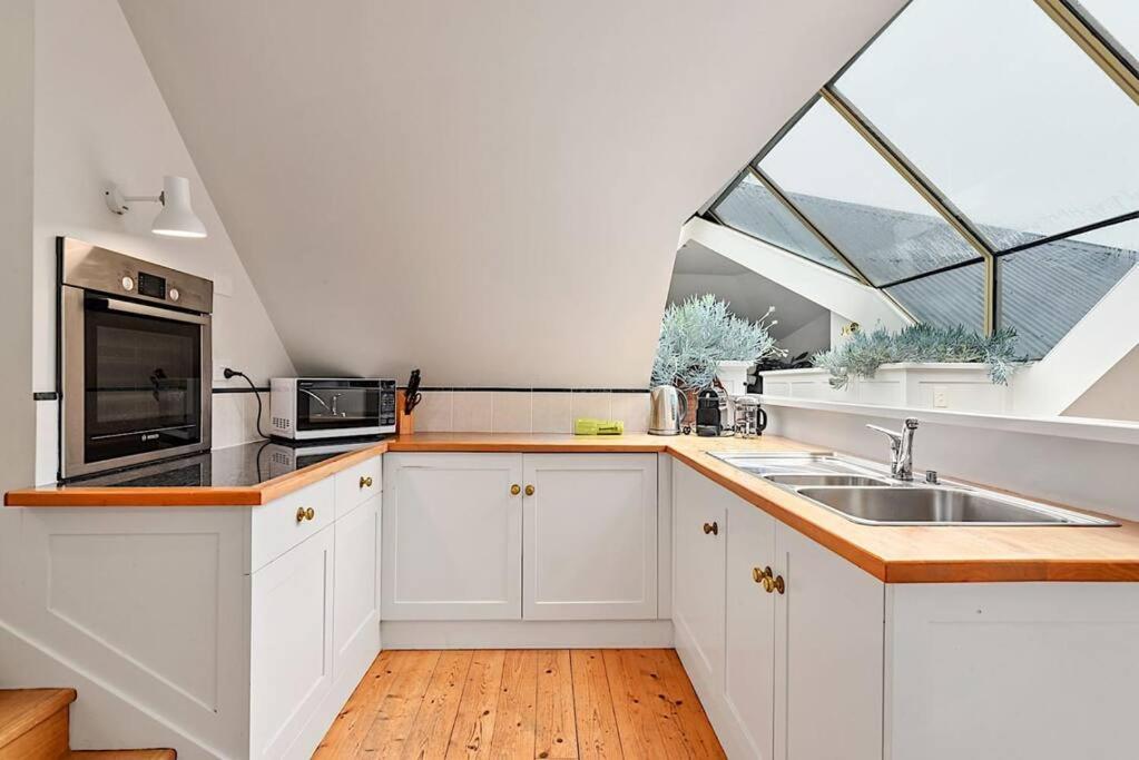 Blackwood Tree Cottage - Heritage Listed Property - Evandale! Экстерьер фото